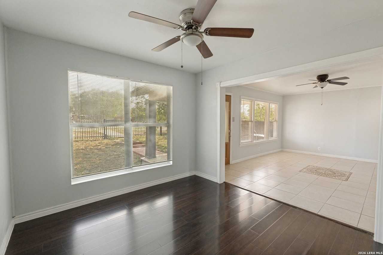 659 Hot Wells Blvd - Photo 6 of 12