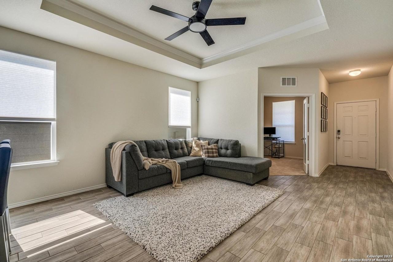 11919 Longfellow Rnch - Photo 7 of 25