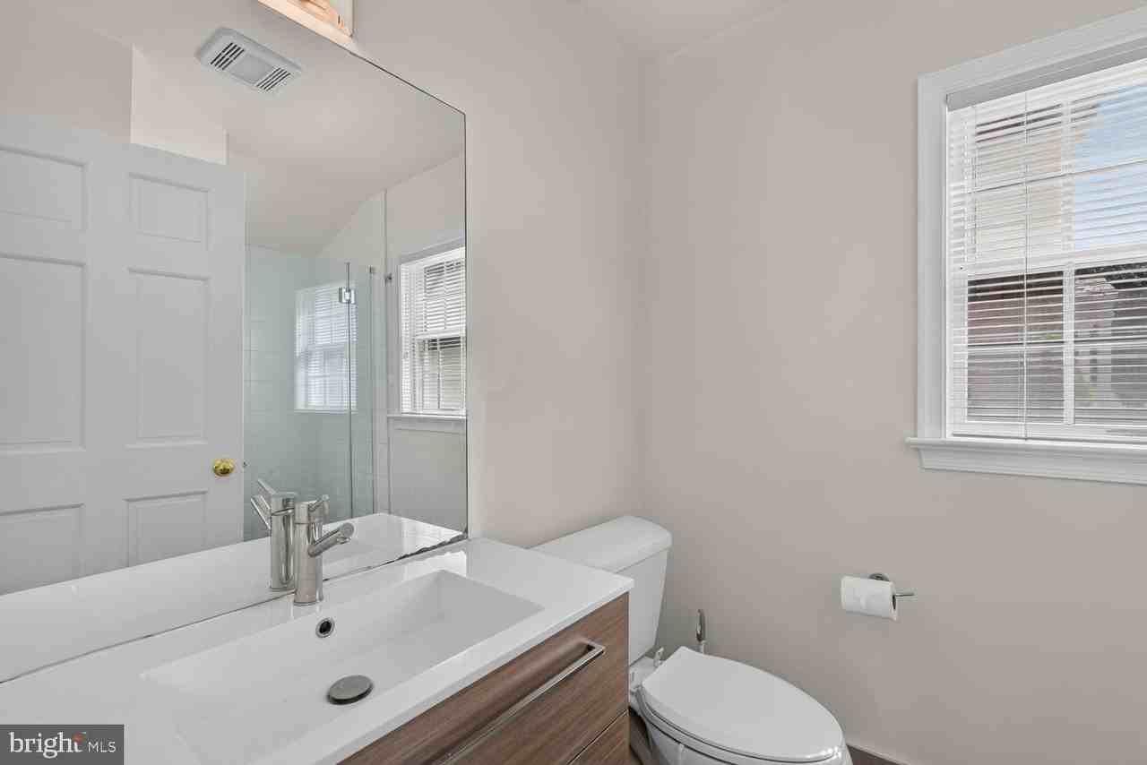 4325 47th St Nw - Photo 6 of 39