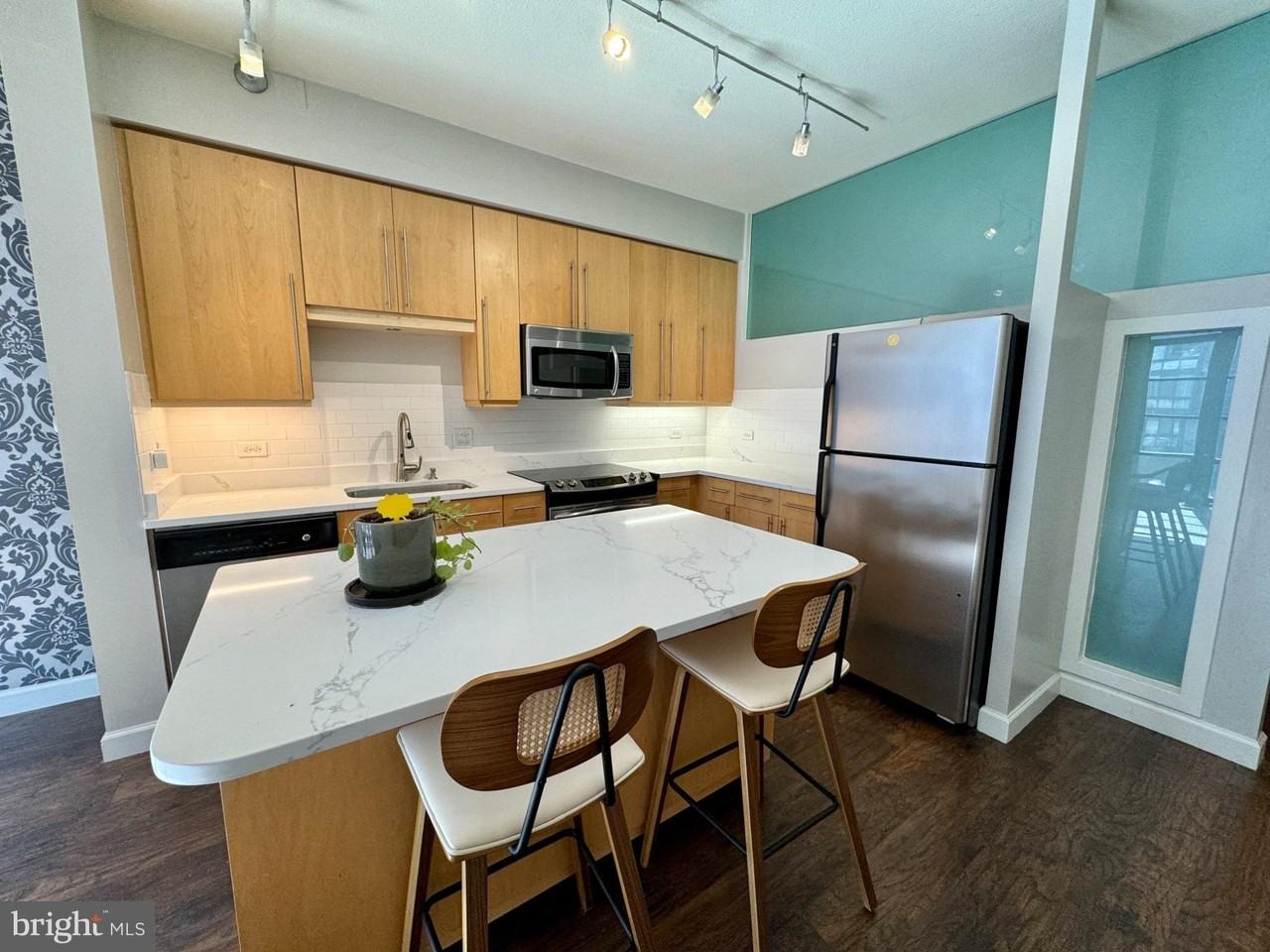 437 New York Ave Nw #204 - Photo 3 of 13