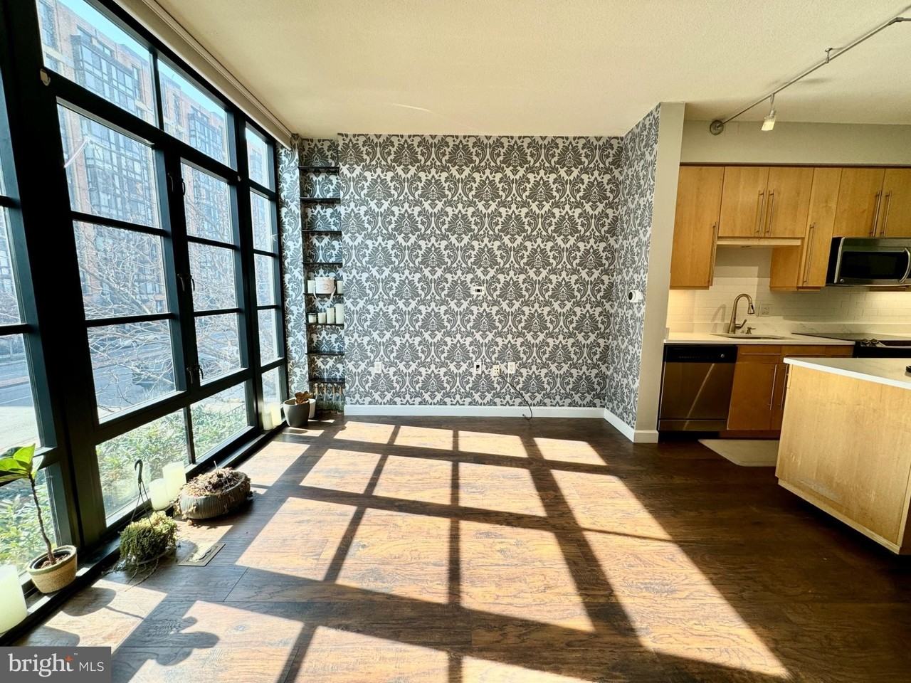 437 New York Ave Nw #204 - Photo 6 of 13