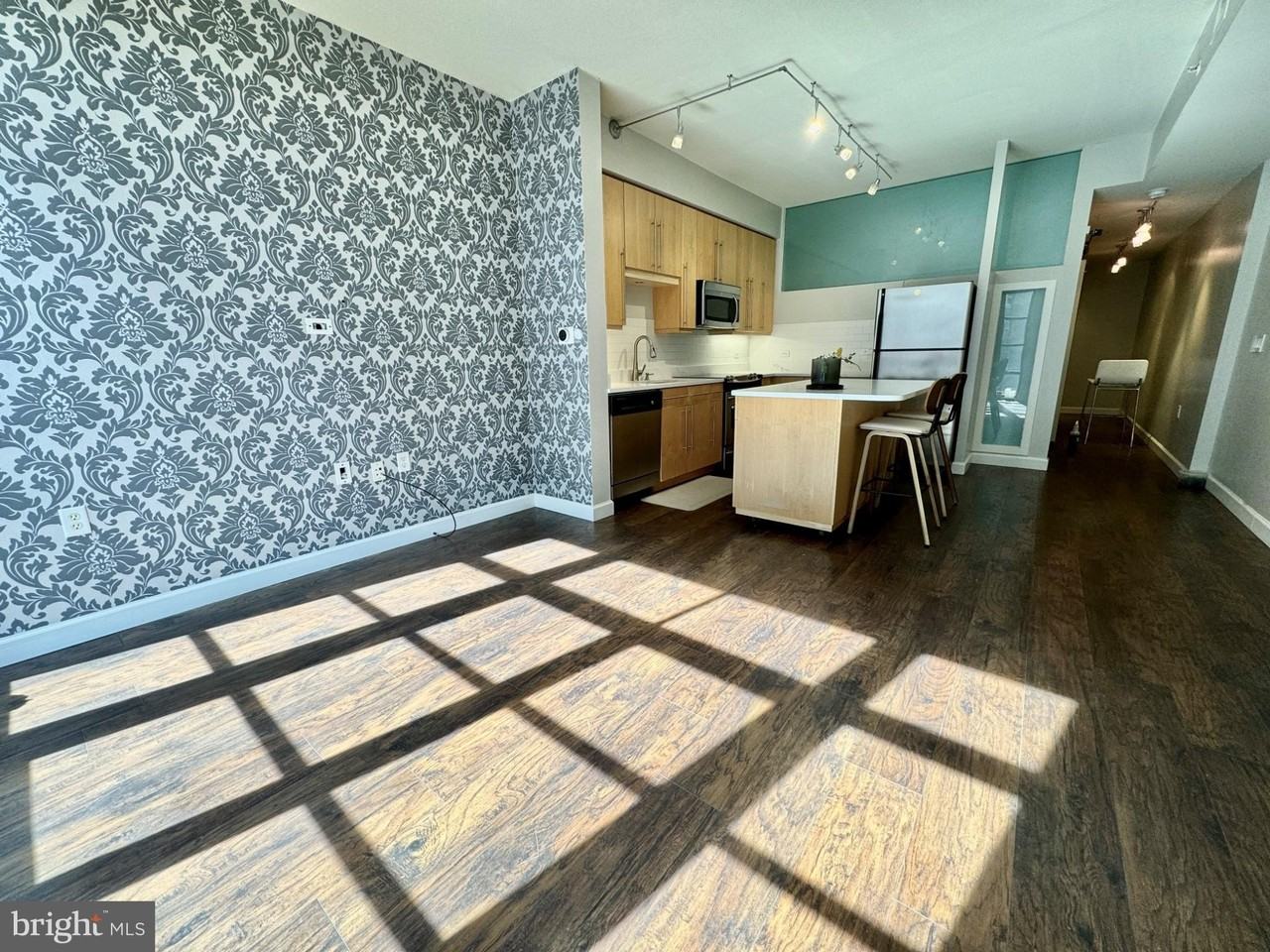 437 New York Ave Nw #204 - Photo 7 of 13