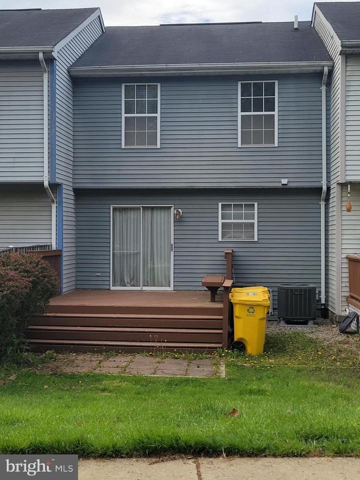 508 Kingdom Ct - Photo 2 of 15