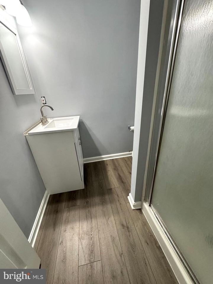 508 Kingdom Ct - Photo 5 of 15