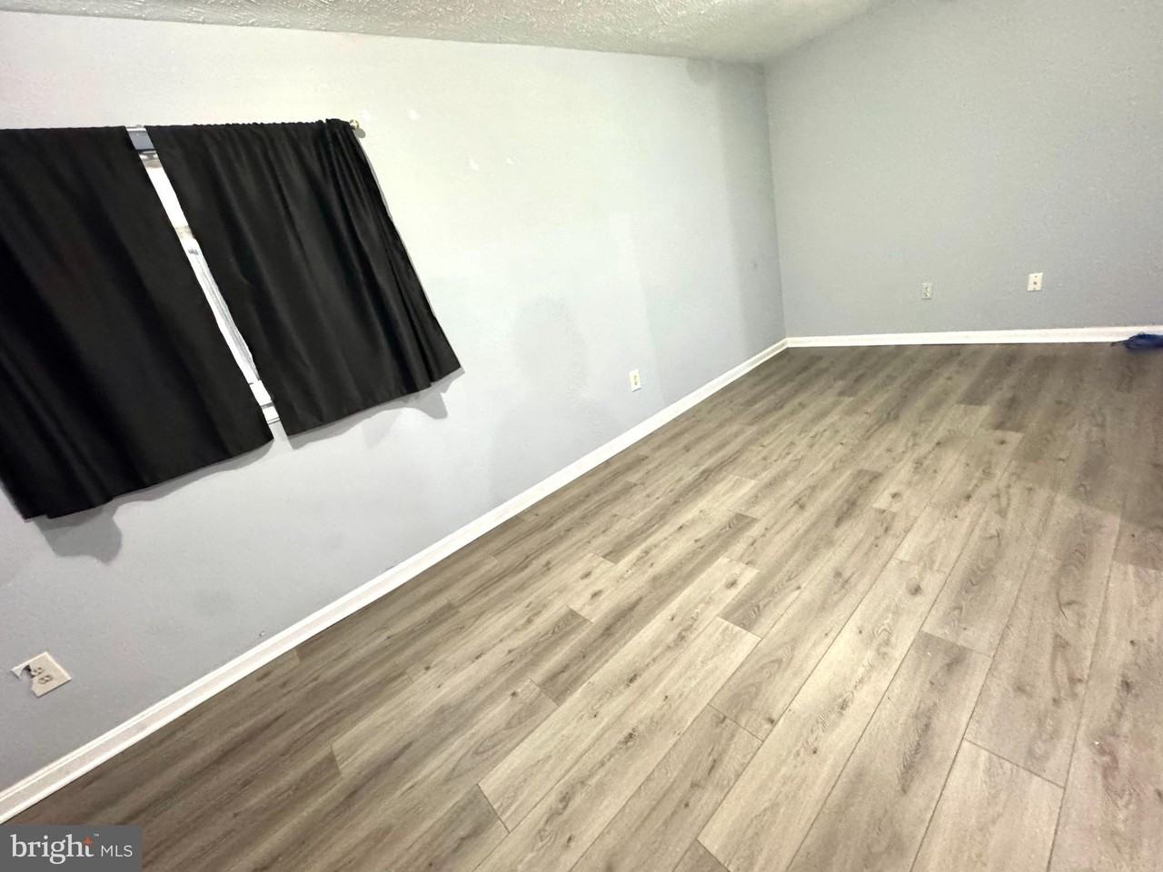 508 Kingdom Ct - Photo 7 of 15