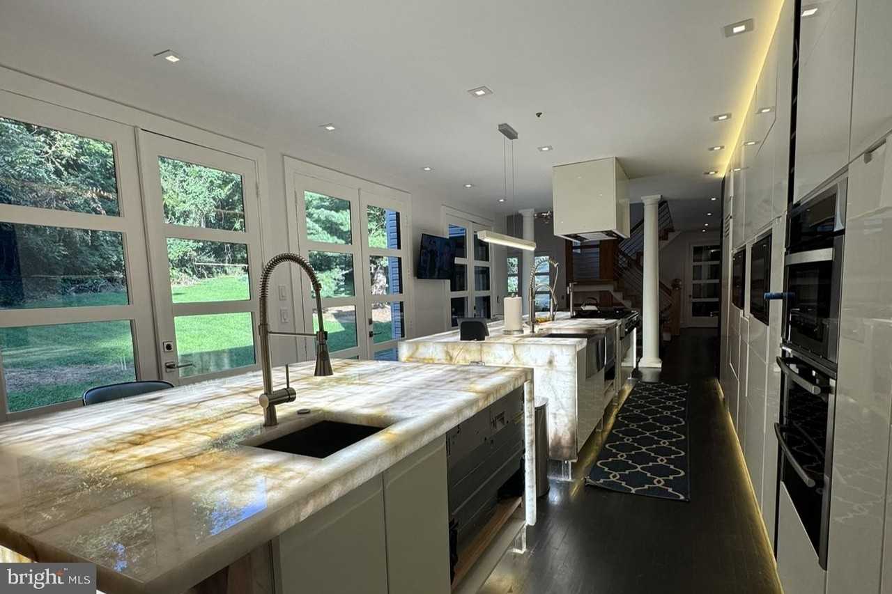 6413 Gallery St - Photo 7 of 22