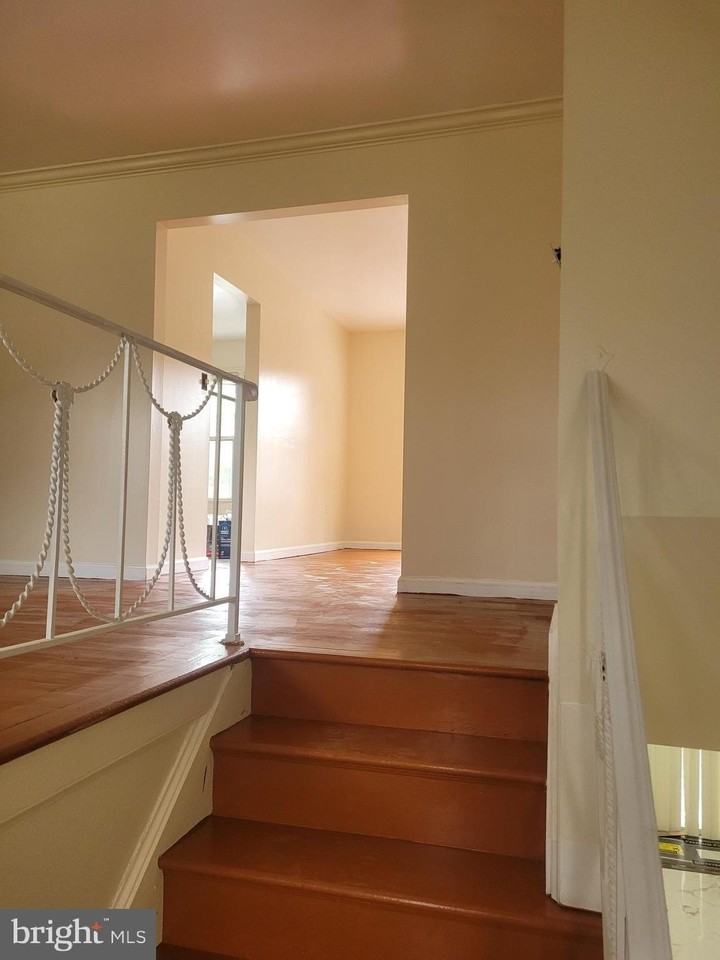 11801 Fairgreen Ln - Photo 6 of 32