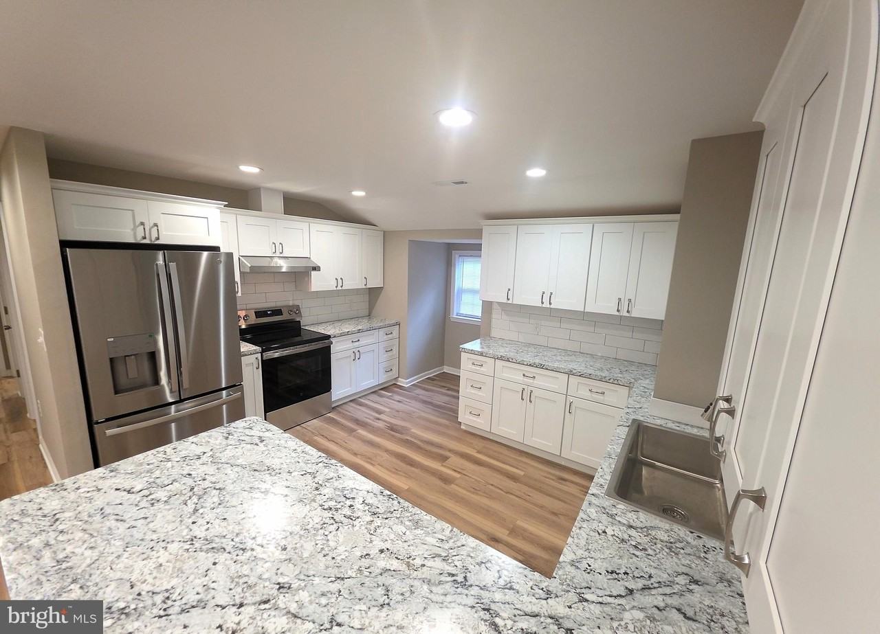 39000 Tanglewood Ct #1 - Photo 3 of 15