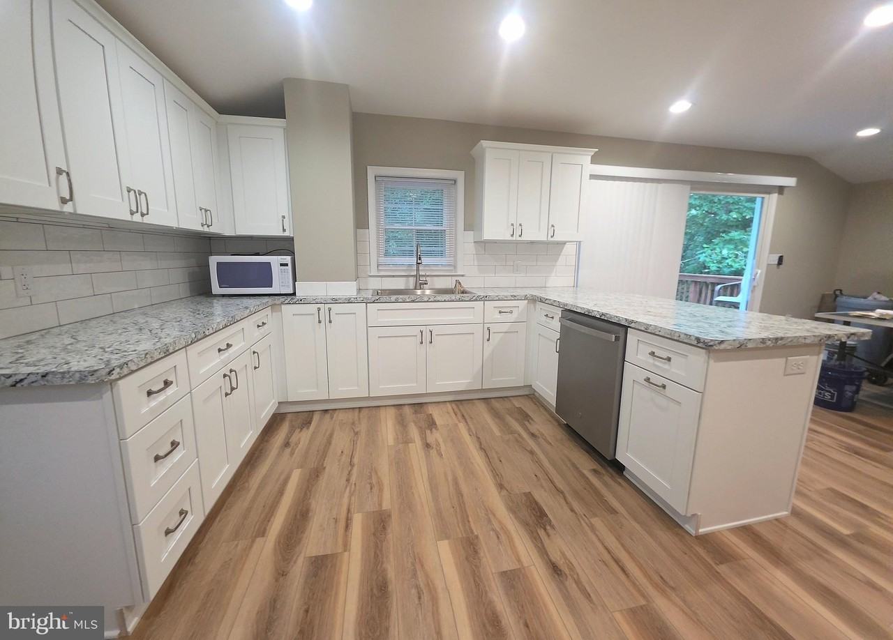 39000 Tanglewood Ct #1 - Photo 4 of 15