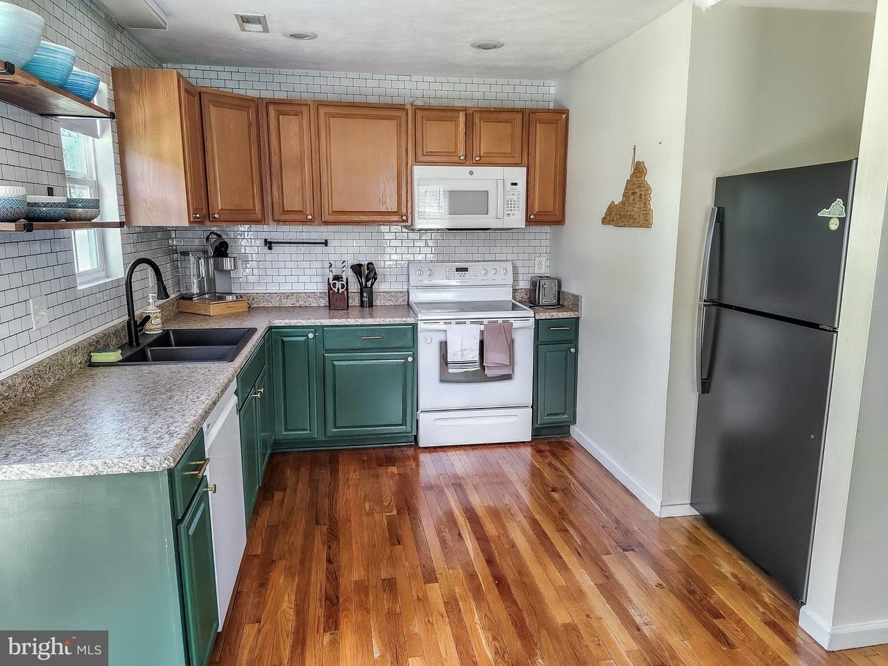 76 Houghs Way - Photo 3 of 48