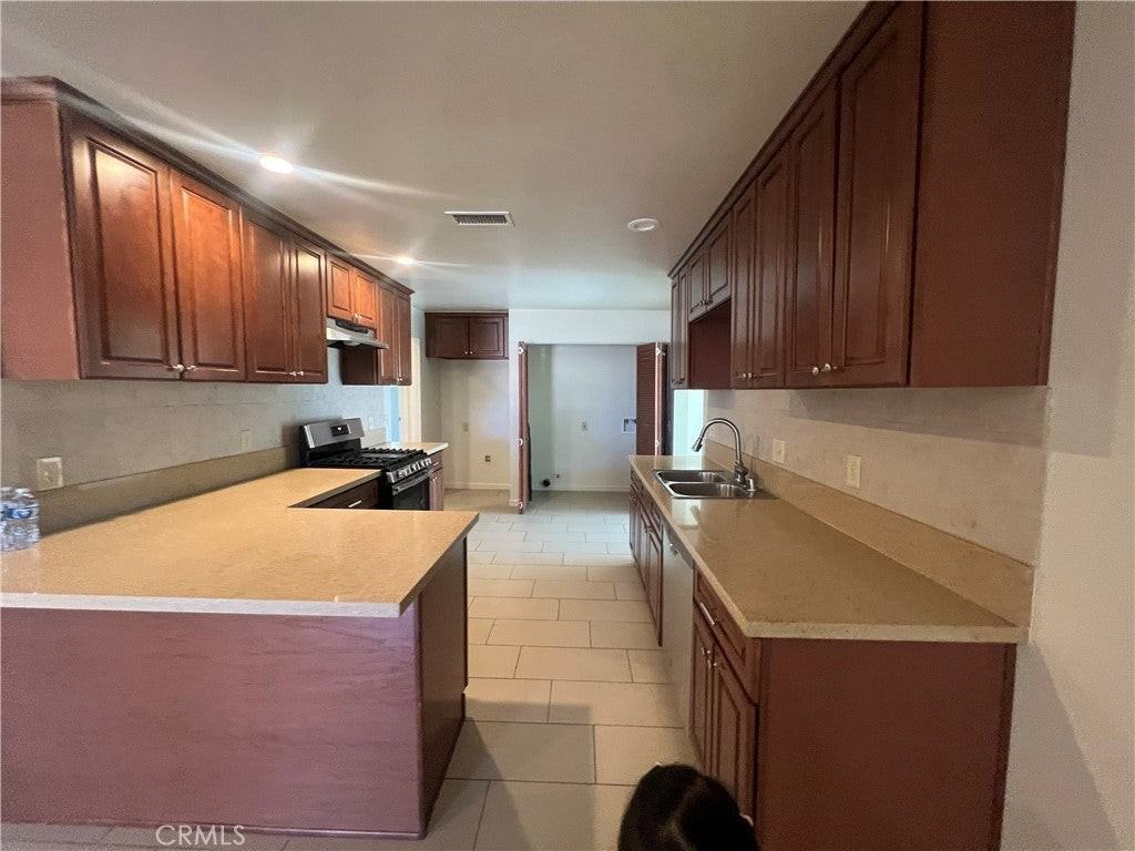 44558 Stanridge Ave - Photo 3 of 8