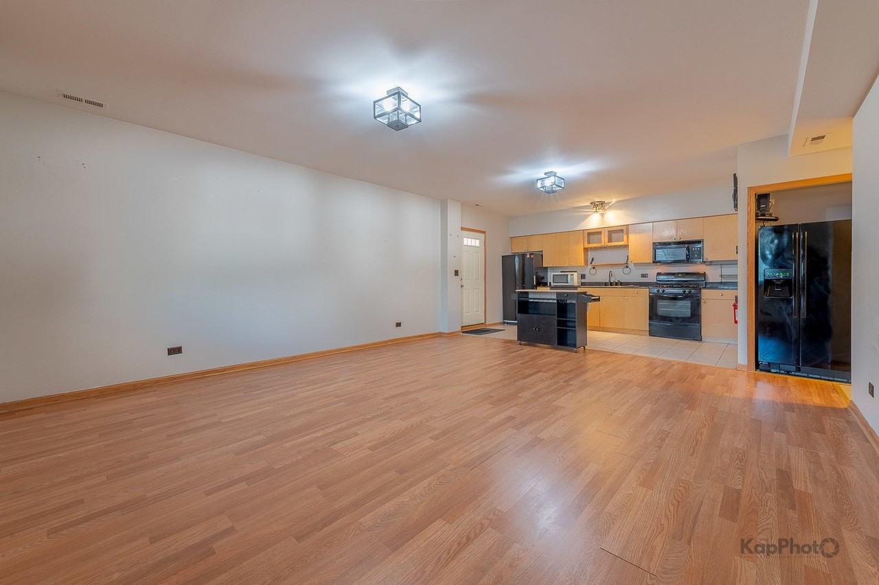 519 S Maplewood Ave - Photo 4 of 27