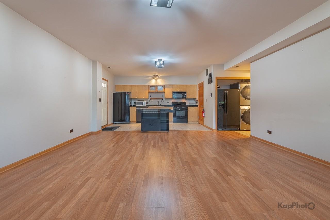 519 S Maplewood Ave - Photo 5 of 27