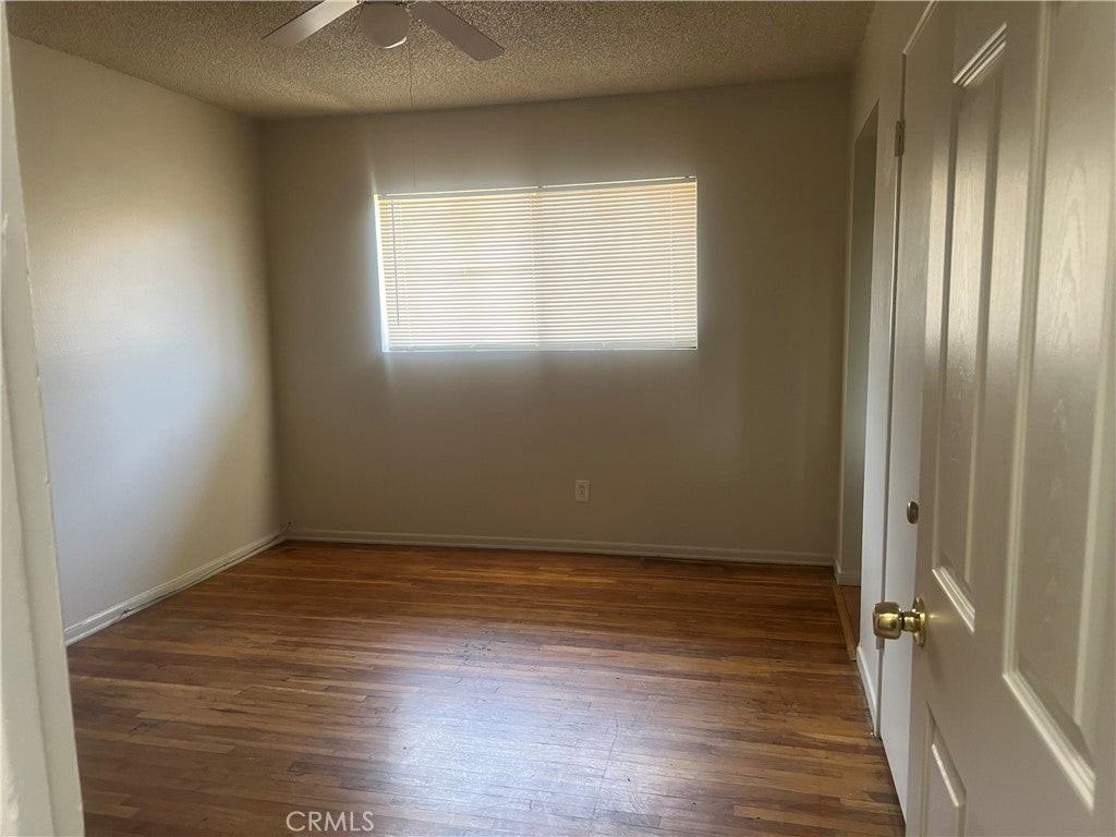44302 Kirkland Ave - Photo 4 of 6