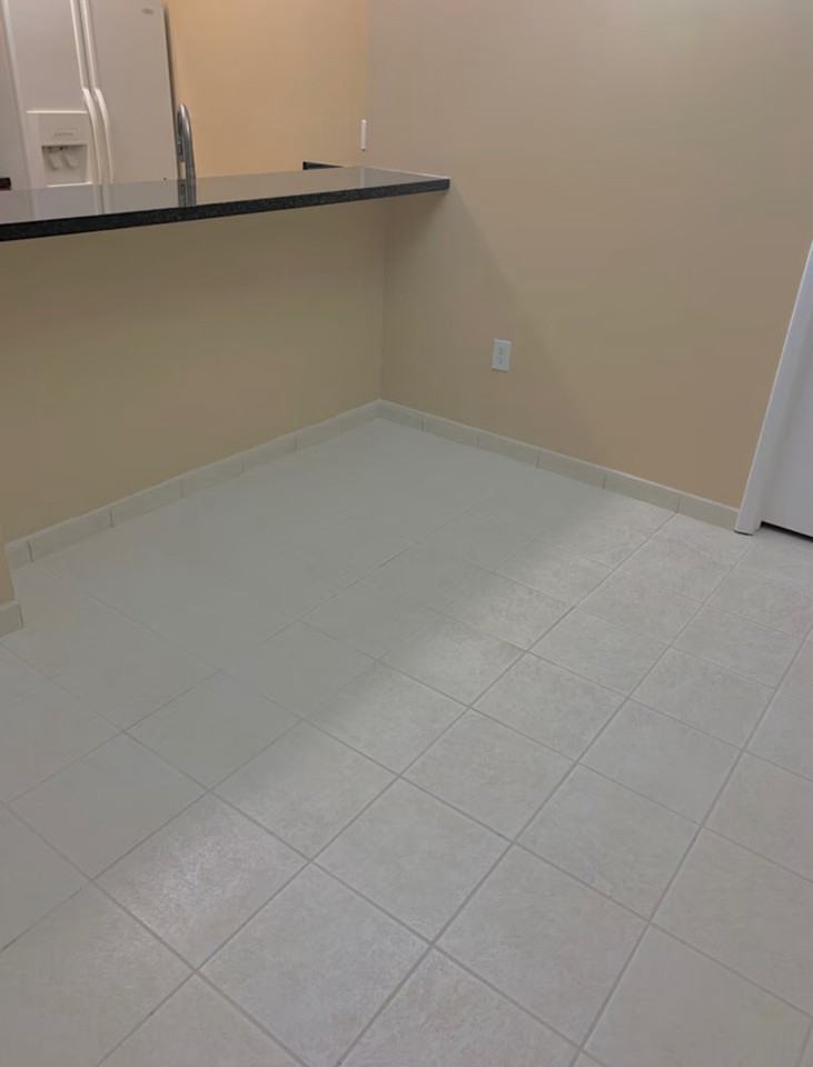 13566 SW 11th Ln - Photo 5 of 38