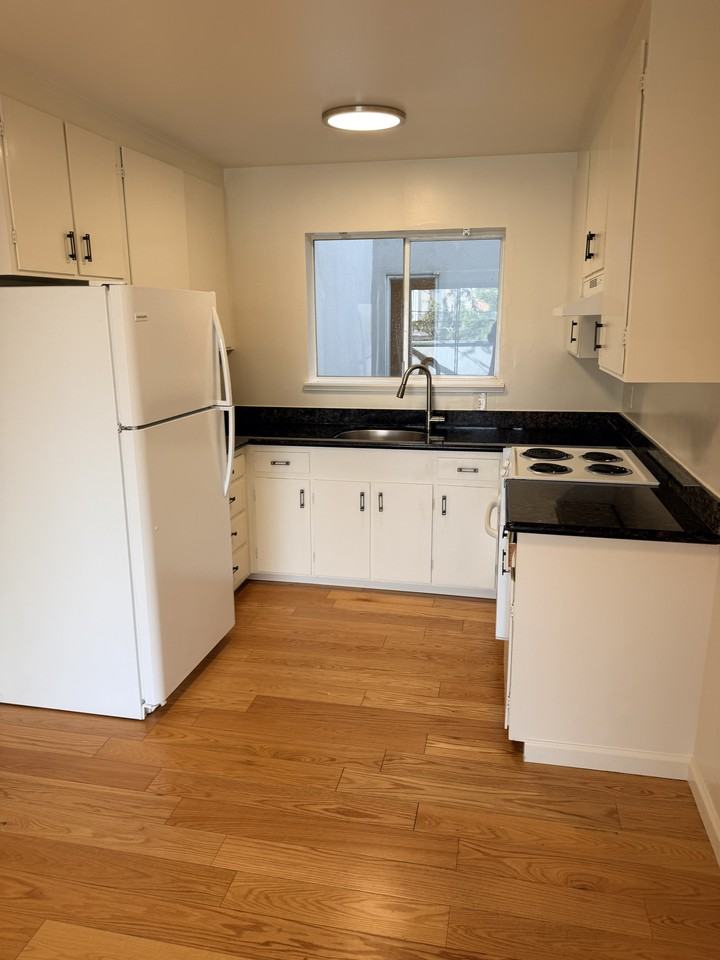 2035 Filbert Street #101 - Photo 6 of 10