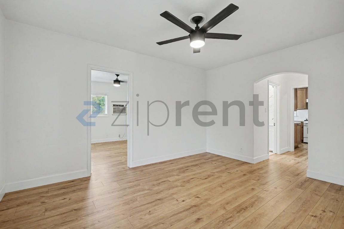5185 Olivewood Ave - Photo 4 of 26