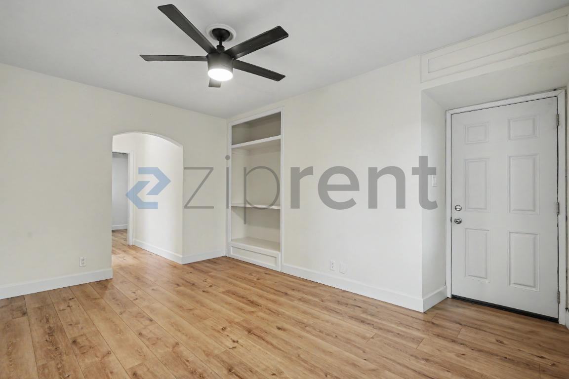 5185 Olivewood Ave - Photo 5 of 26