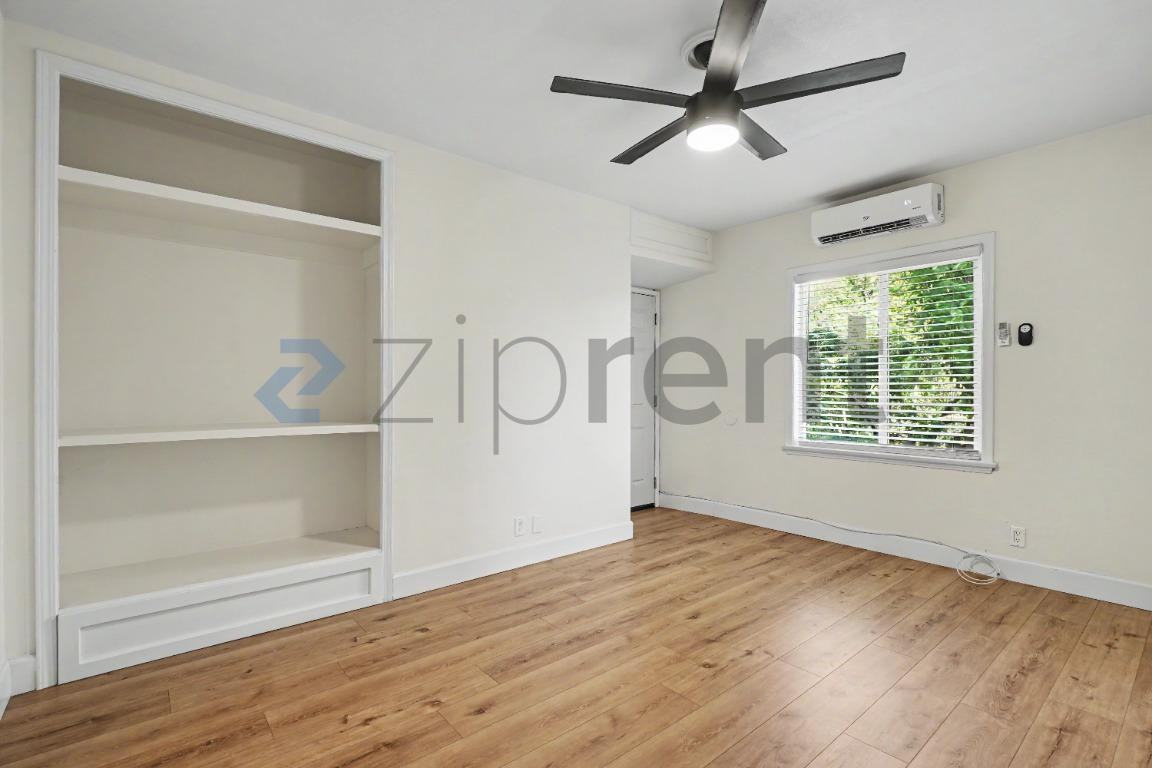 5185 Olivewood Ave - Photo 6 of 26