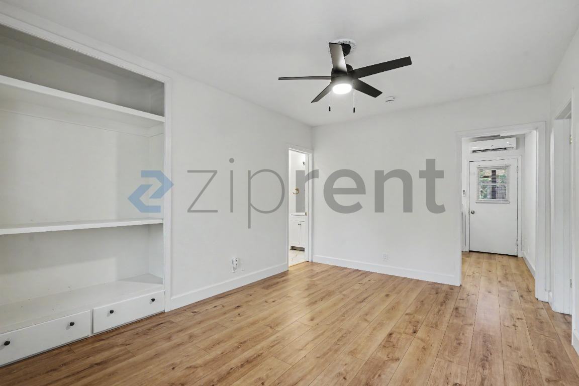 5187 Olivewood Ave - Photo 4 of 21