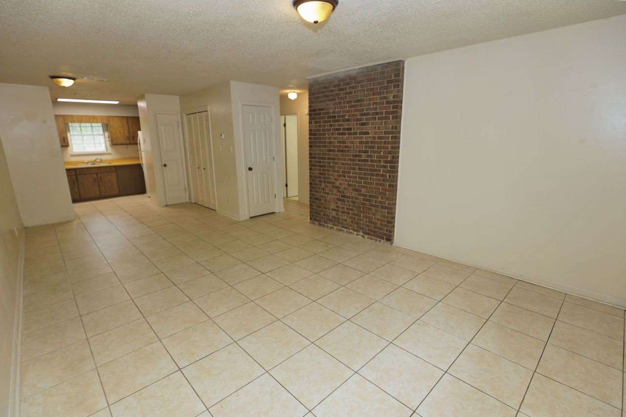 410 Madison - Photo 3 of 14