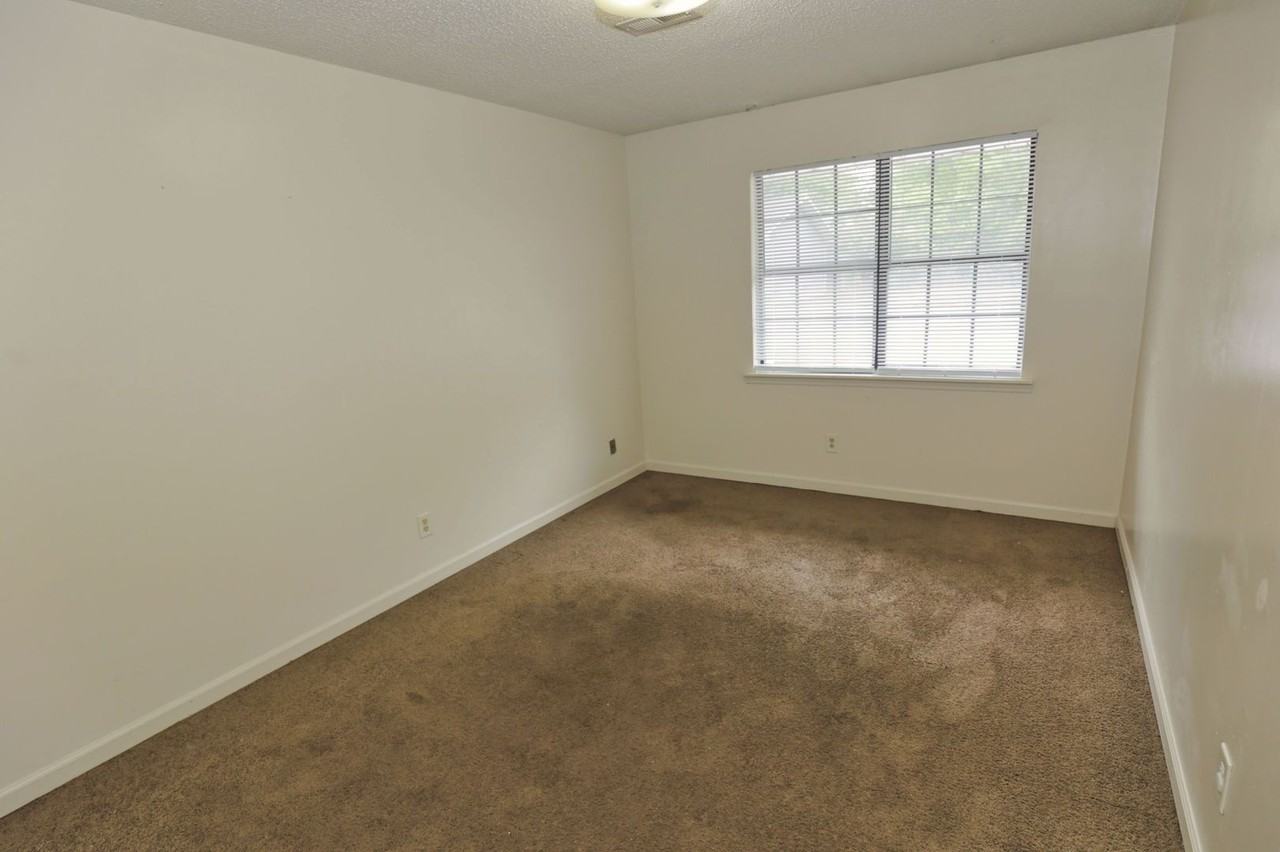 410 Madison - Photo 6 of 14