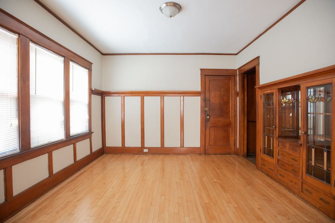 East Side Apartments Near UWM – Heat Included - Photo 4 of 13