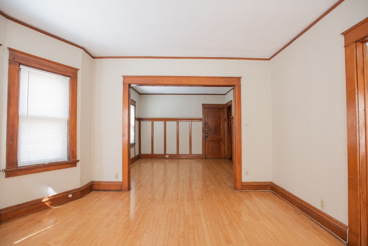 East Side Apartments Near UWM – Heat Included - Photo 5 of 13
