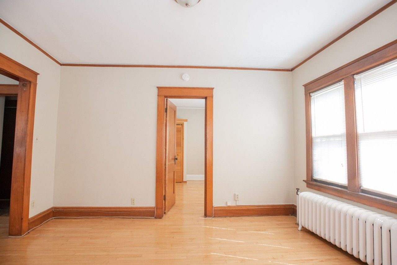 East Side Apartments Near UWM – Heat Included - Photo 7 of 13