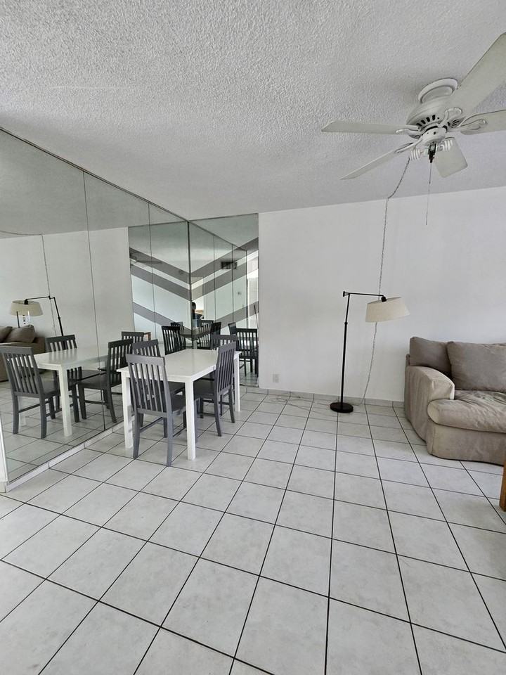 1001 Se 16th St - Photo 2 of 13