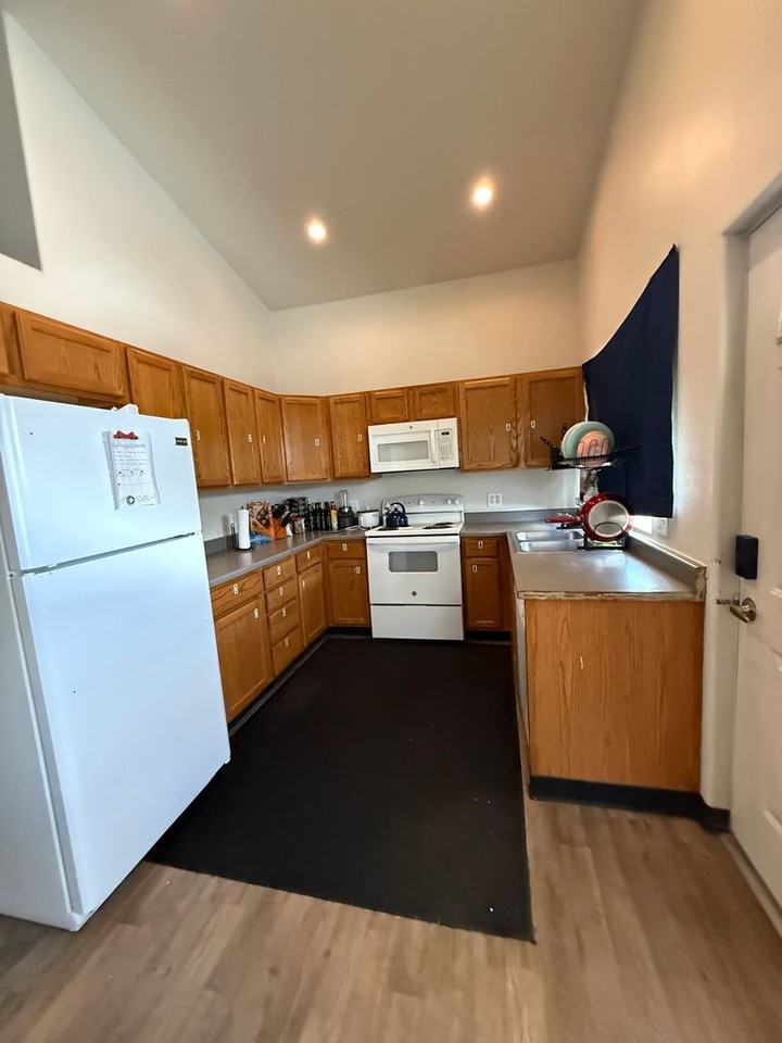 496 Highland Ave #1 - Photo 2 of 10