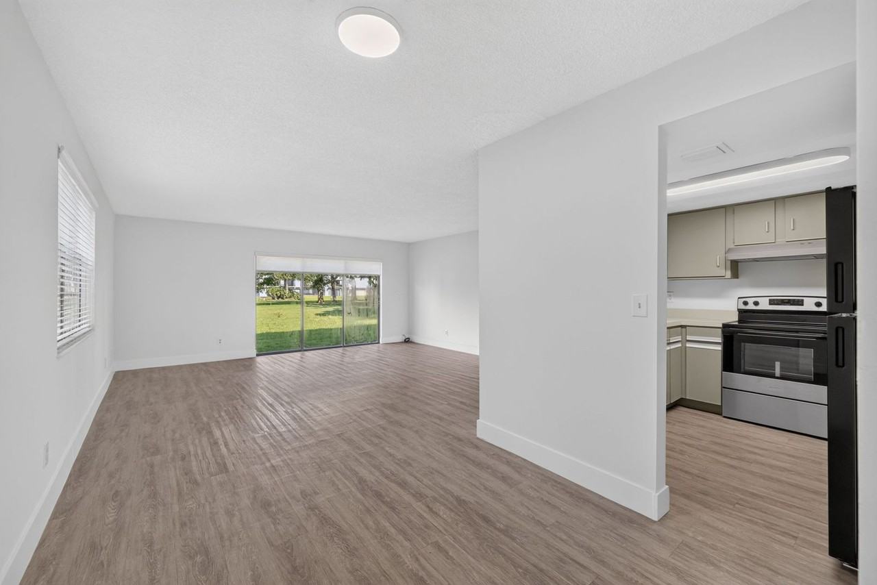 Pierce Beach Premier Apartments at Woodland Condominium - Photo 5 of 50