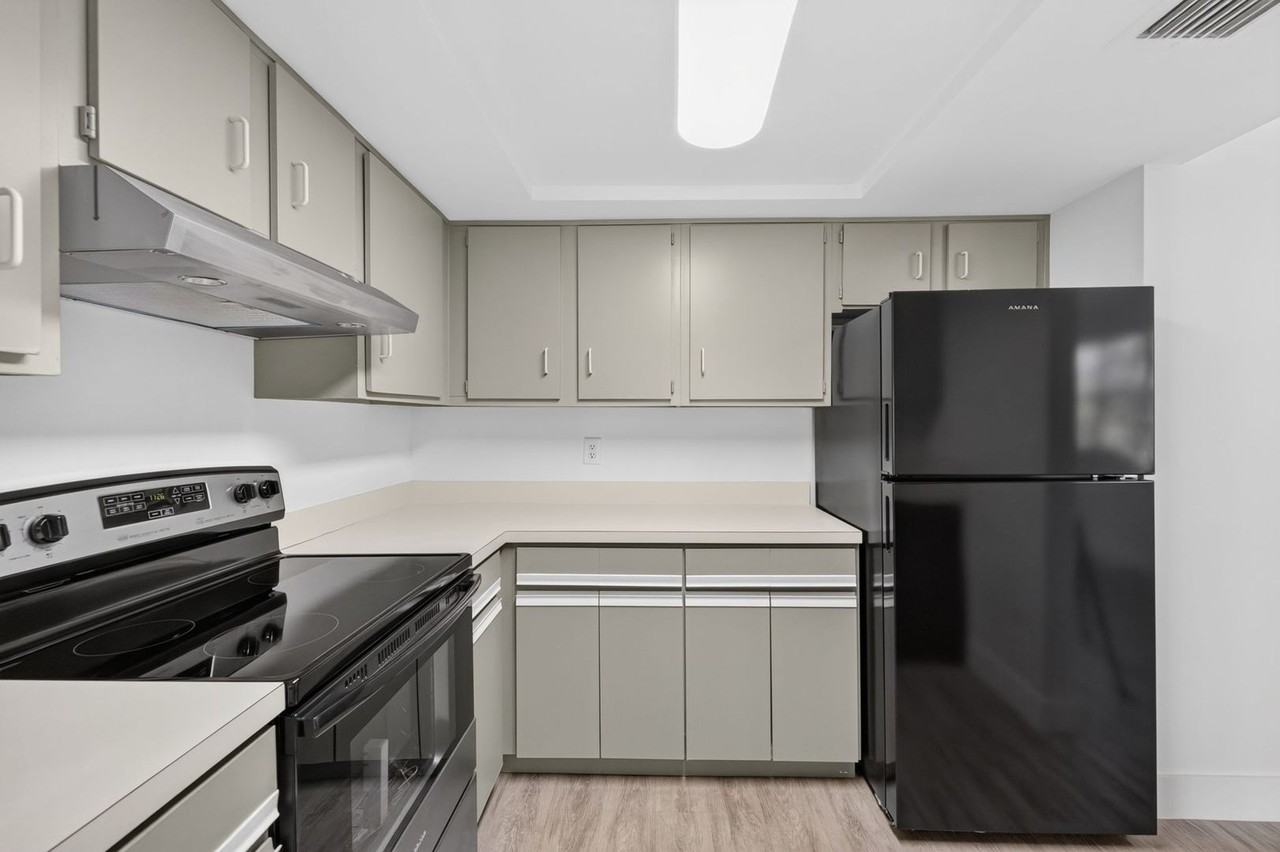 Pierce Beach Premier Apartments at Woodland Condominium - Photo 7 of 50