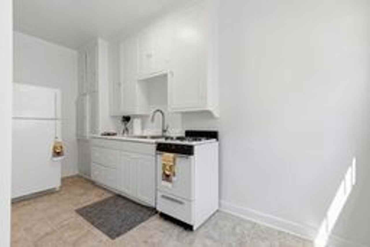 Melrose Apartments - Photo 7 of 22