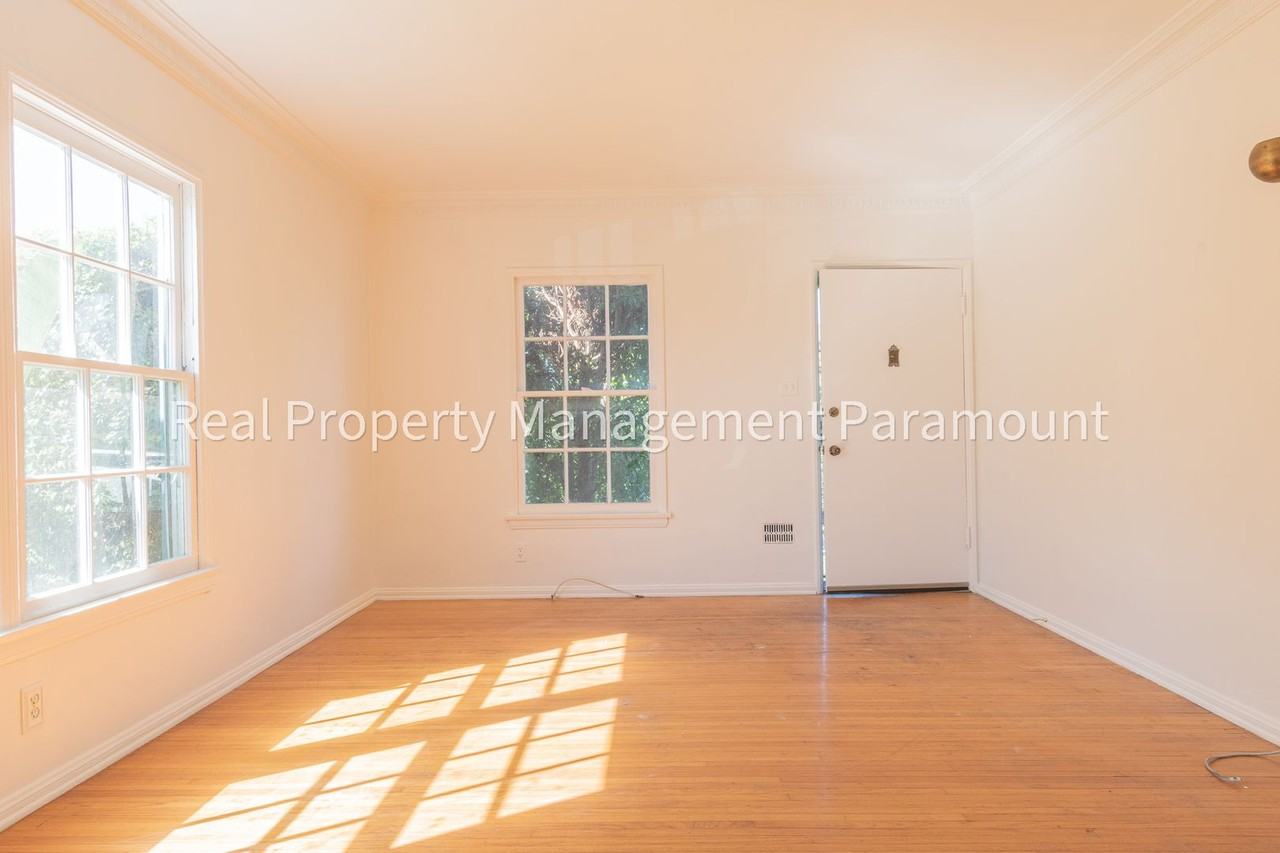 1460 S Orange Grove Ave - Photo 6 of 17
