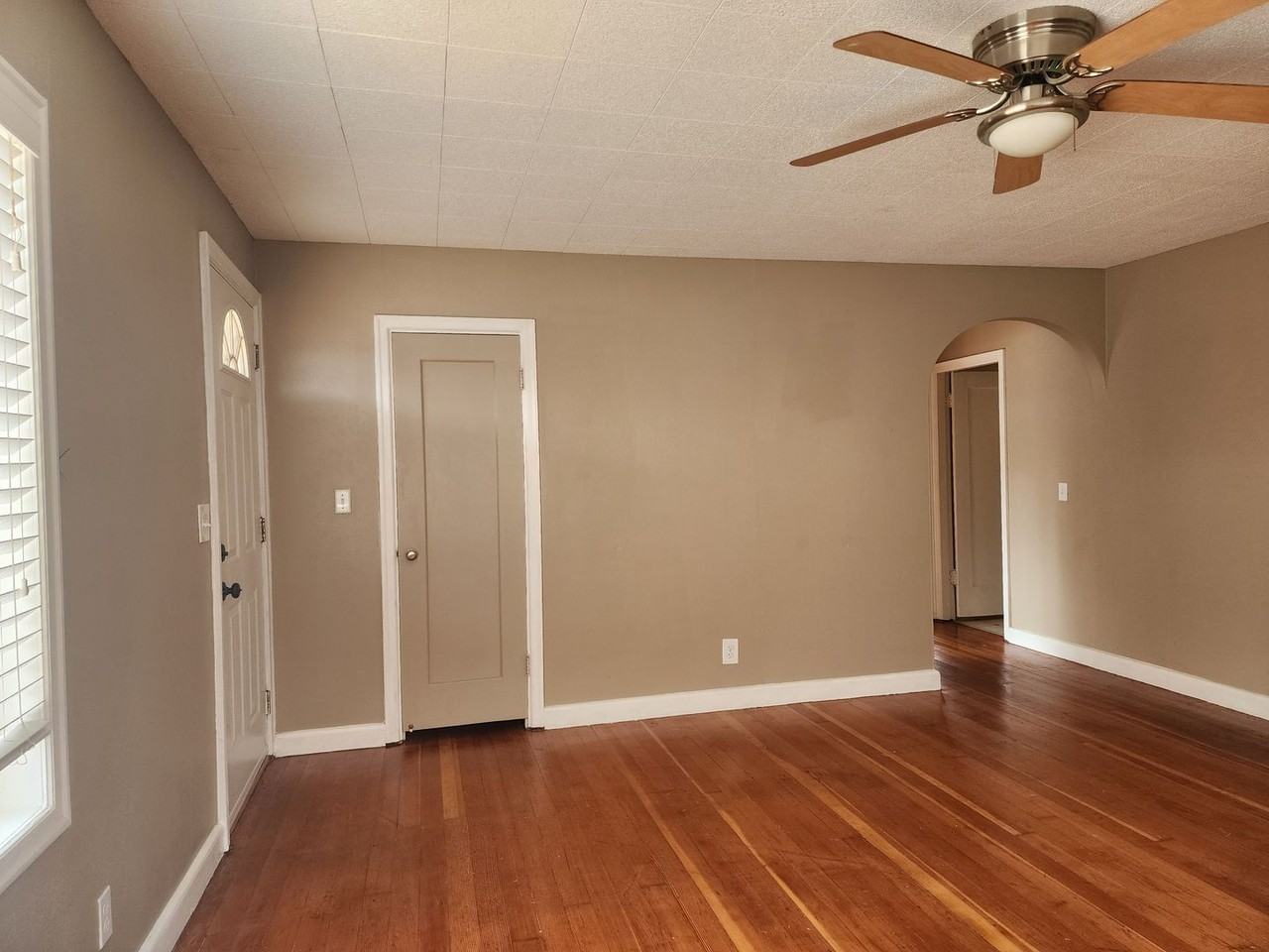 313 S Blaine St - Photo 5 of 30