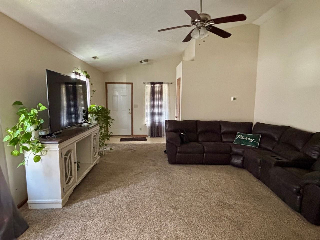 4022 Homerton St - Photo 3 of 11