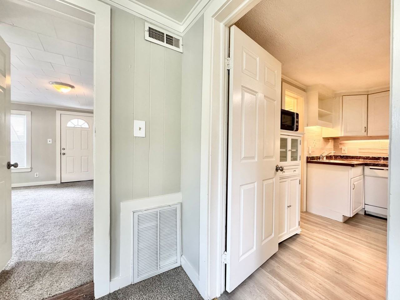 109 S Lyndon St #7 - Photo 5 of 10