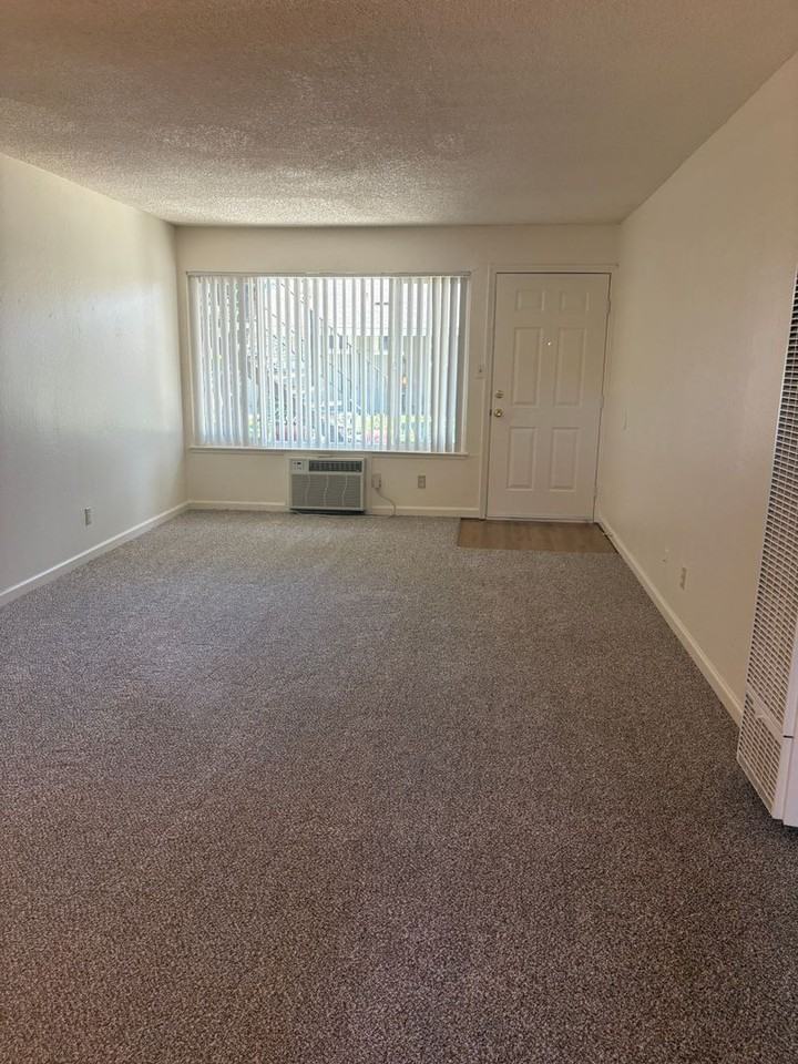 River's Bend Apartments - Photo 4 of 23