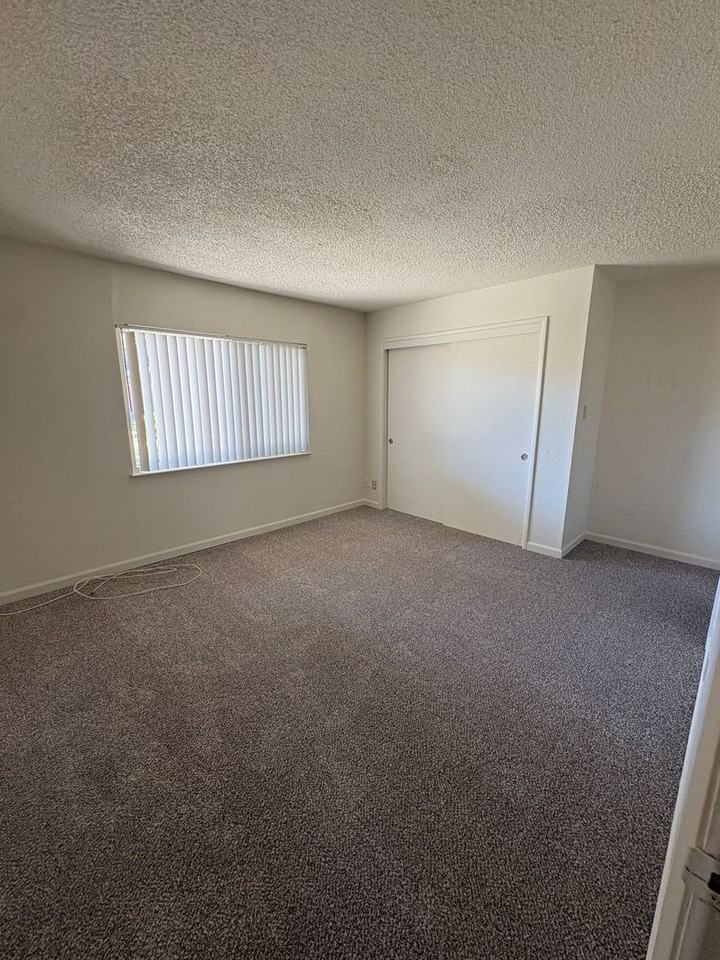 River's Bend Apartments - Photo 6 of 23