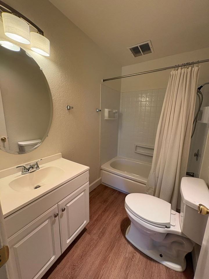River's Bend Apartments - Photo 7 of 23