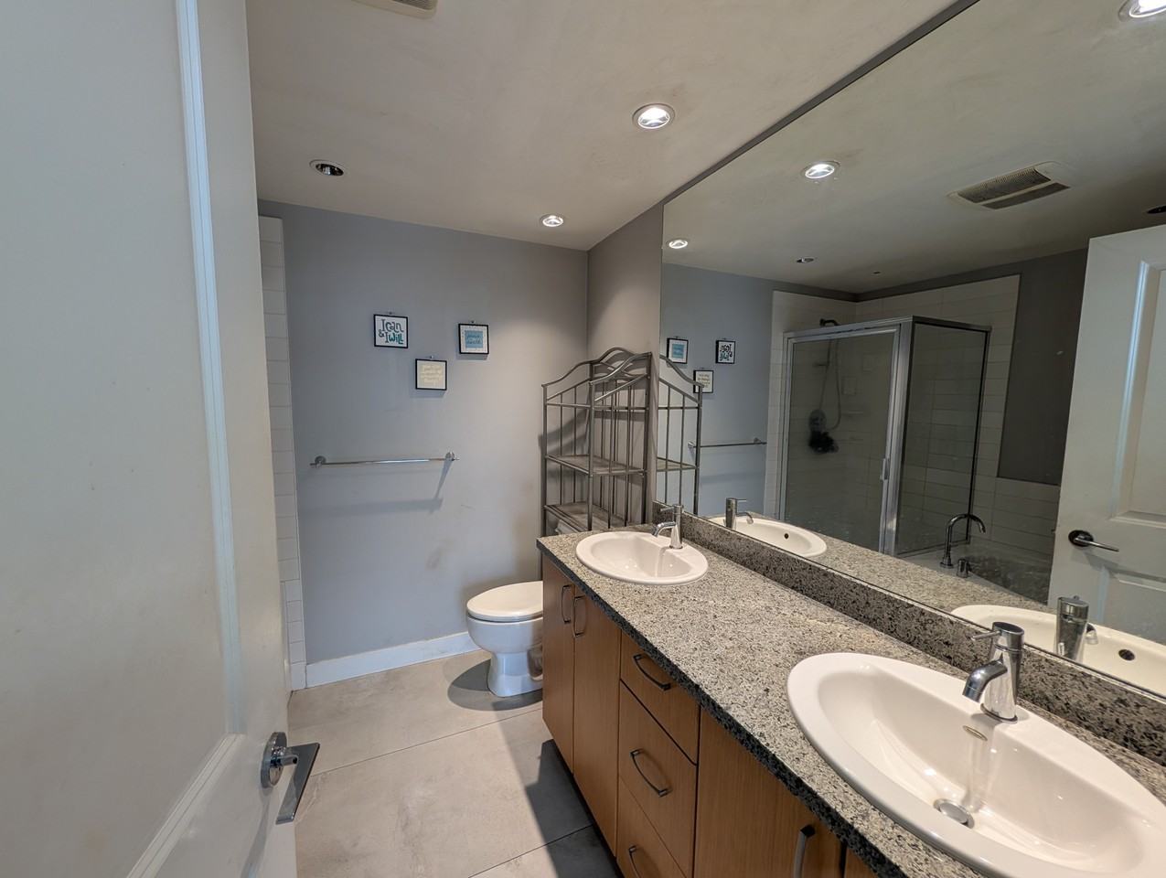 9222 University Crescent - Photo 3 of 8