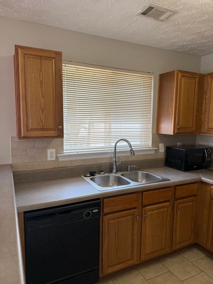 259 Hiawassee Dr - Photo 6 of 29