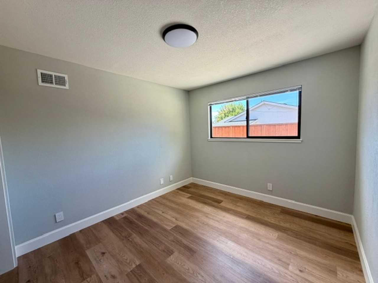 23743 Clayton St - Photo 6 of 11