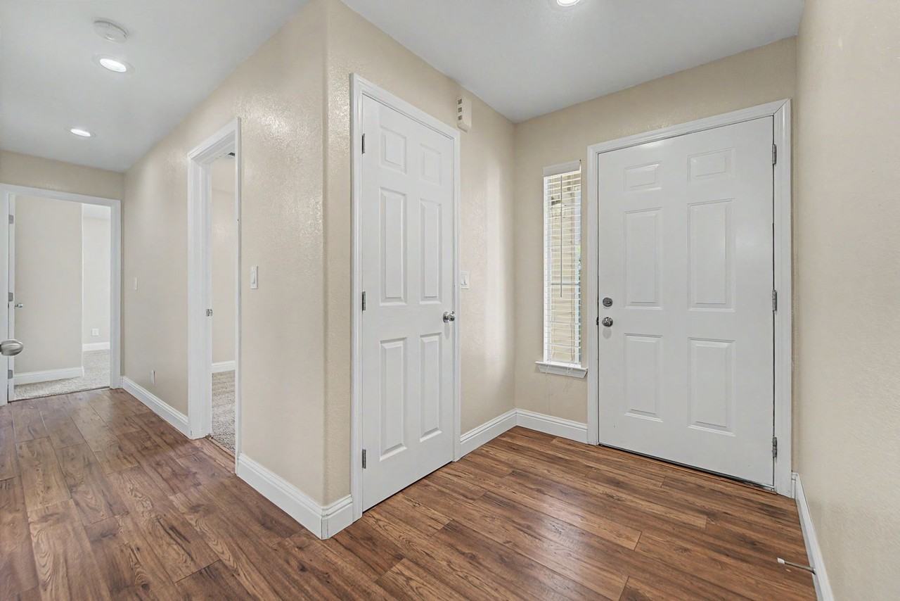 1741 Wildflower Cir - Photo 3 of 16