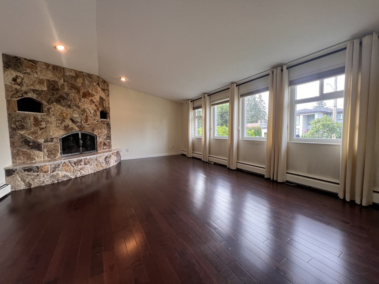 918 Runnymede Avenue - Photo 2 of 28