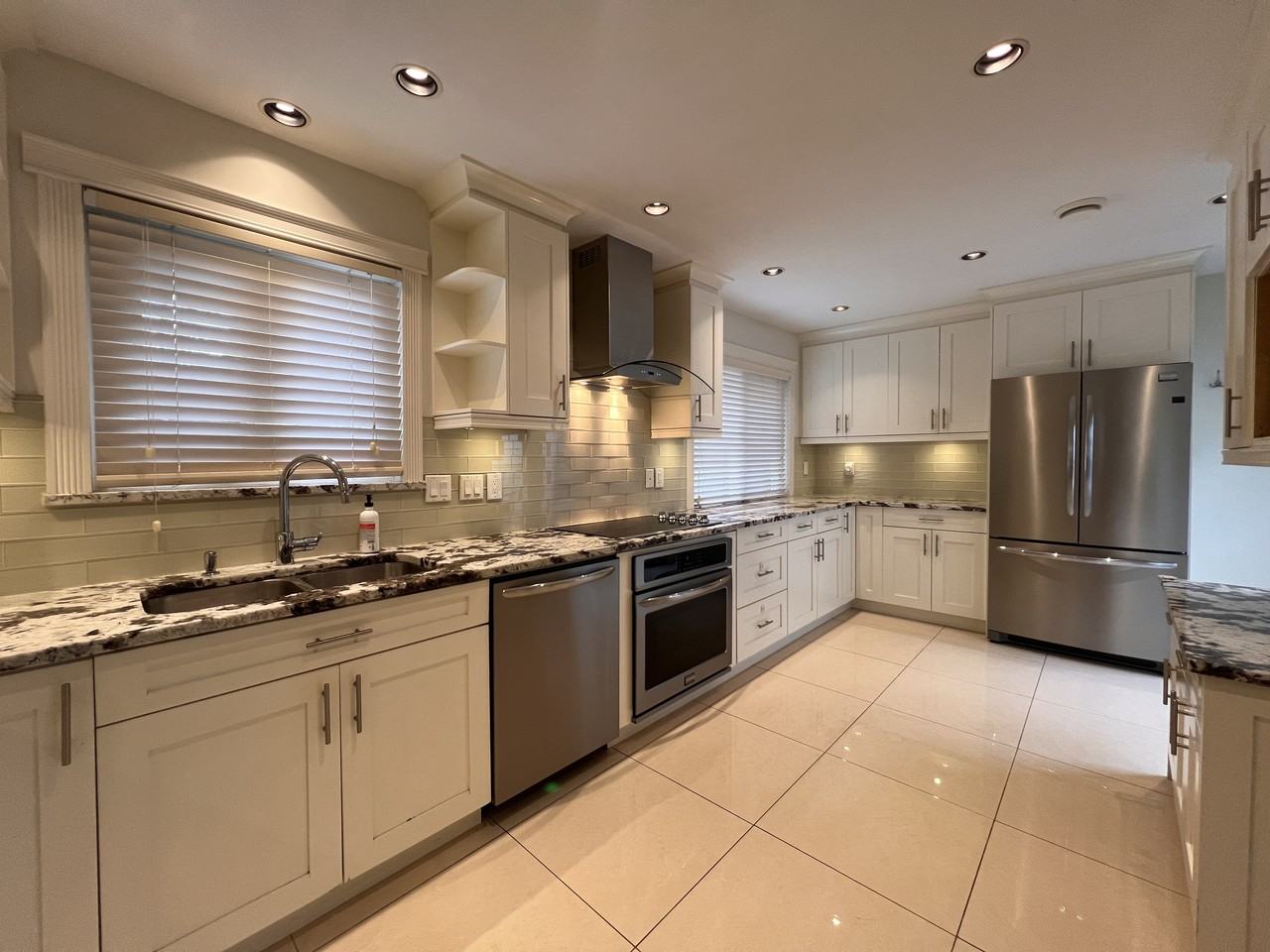 918 Runnymede Avenue - Photo 4 of 34