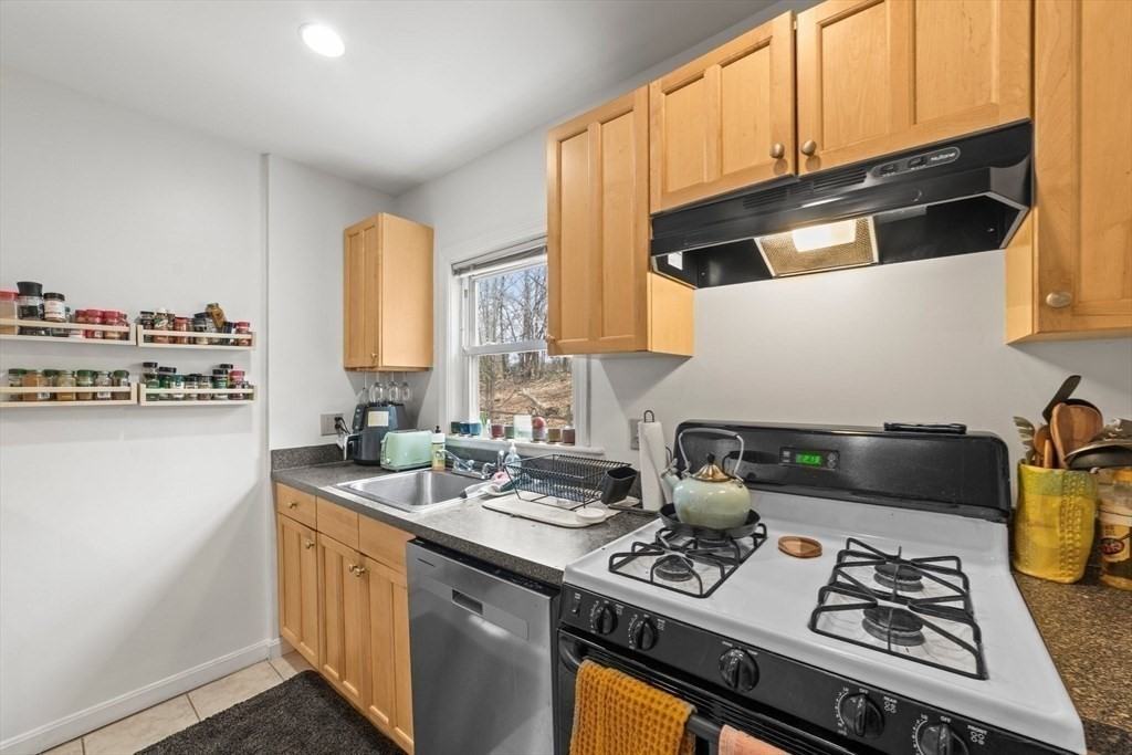 36 Dickinson Rd #36 - Photo 7 of 18
