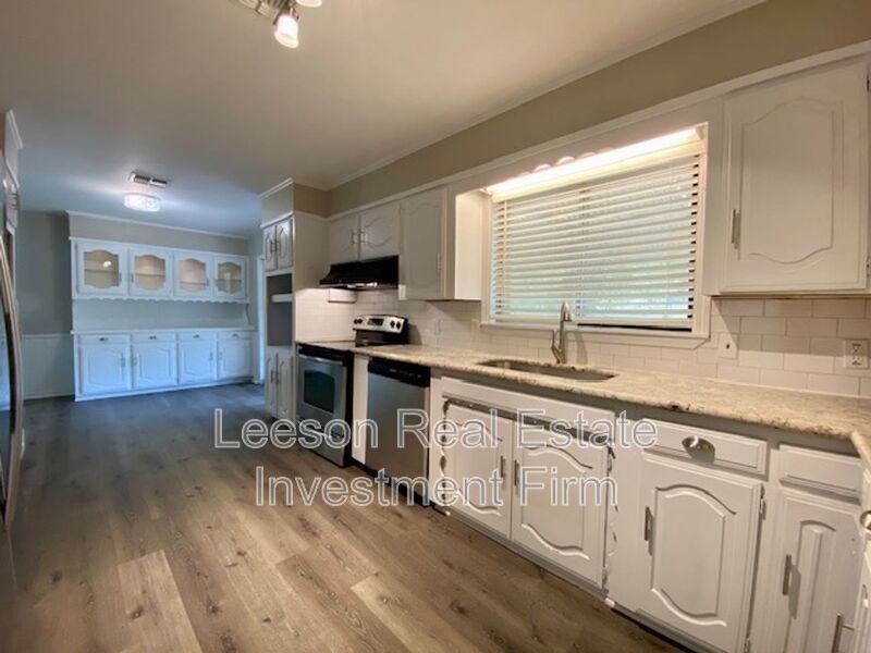 845 Elmdale St - Photo 5 of 16