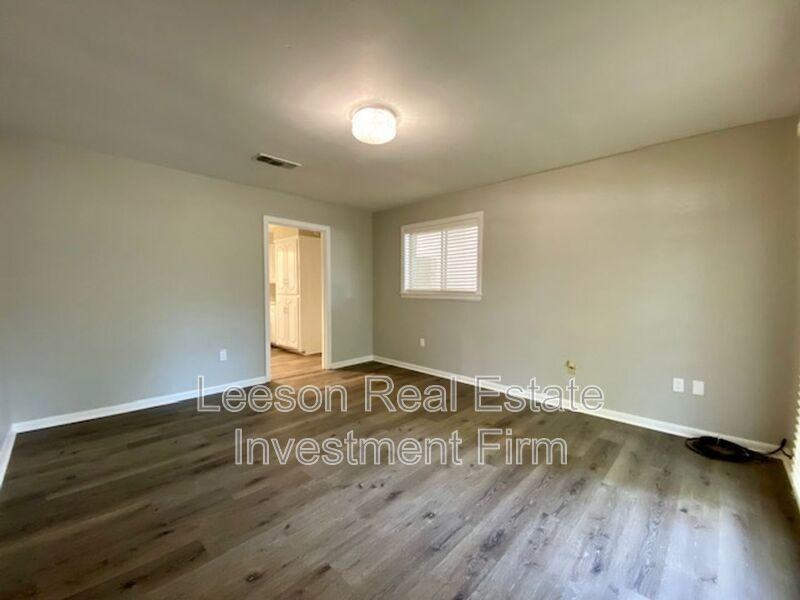 845 Elmdale St - Photo 3 of 16